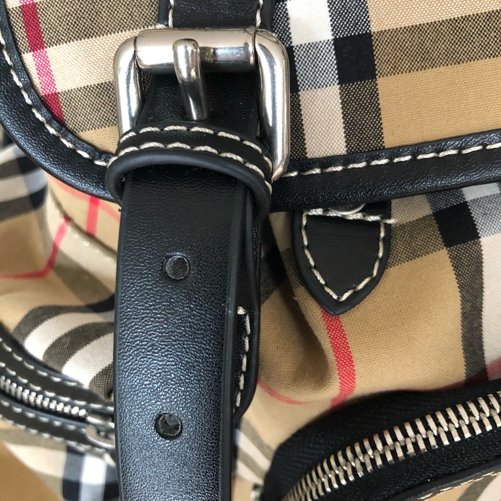 $1️⃣1️⃣7️⃣5️⃣ Burberry Backpack - Picture 3 of 16